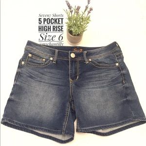 Seven7 5 Pocket High Rise Shorts Size 6
